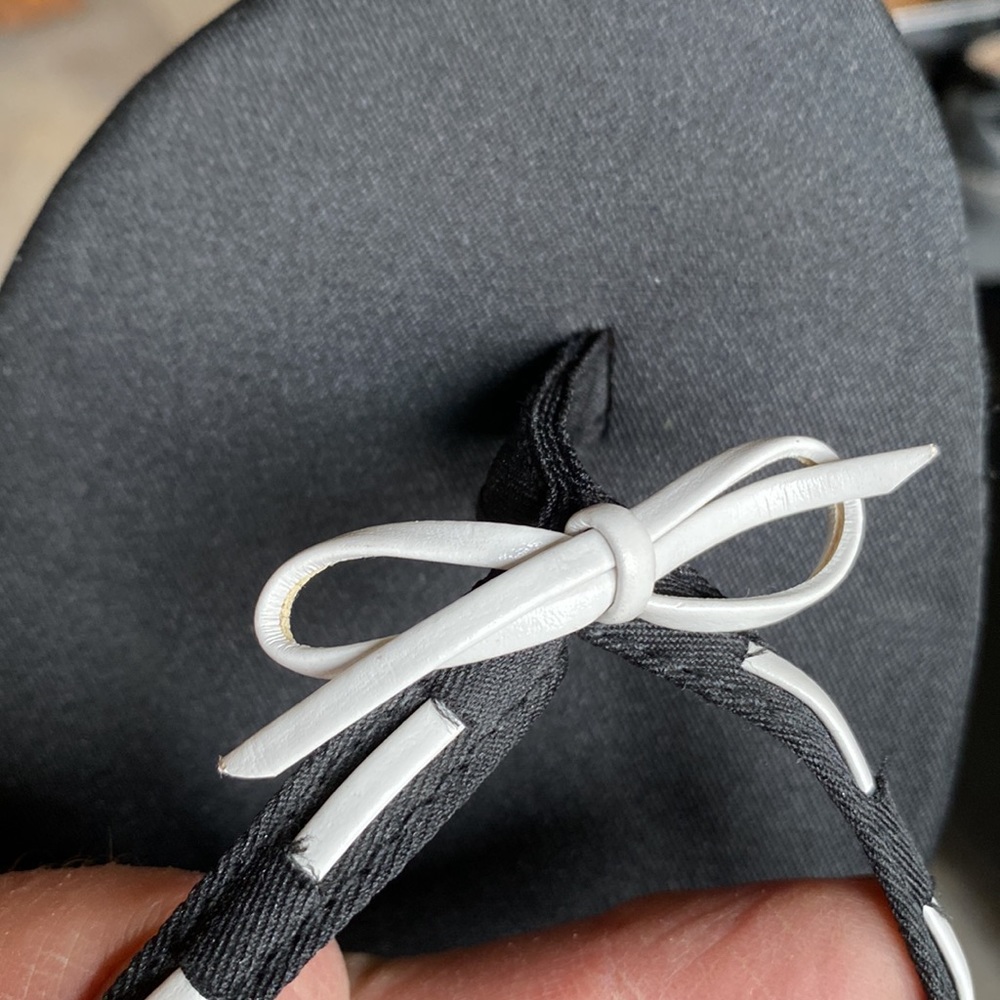 Black/White MOSSIMO Flip Flops (BESS) NWT Fabric/PlasticTrim/Foam Size 9